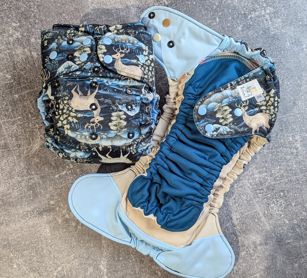 Winter Deer (Snug-a-Buns LBB Cloth Diaper - extended wear diaper - Heavy wetter - Snug a Bun)