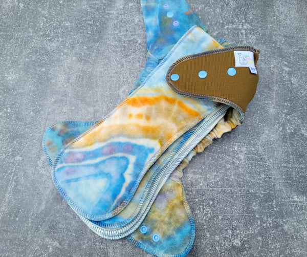 Coyote WP/ hand dyed earthy/blue Geode OBV (OneSize Double Windpro Hybrid)